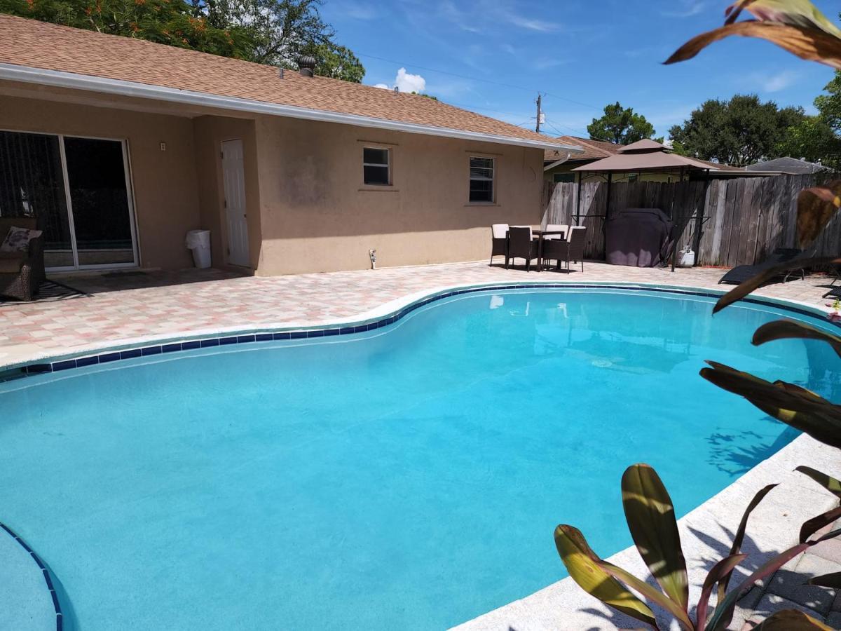 Pool Home Near Beach And River Fort Pierce Exterior foto